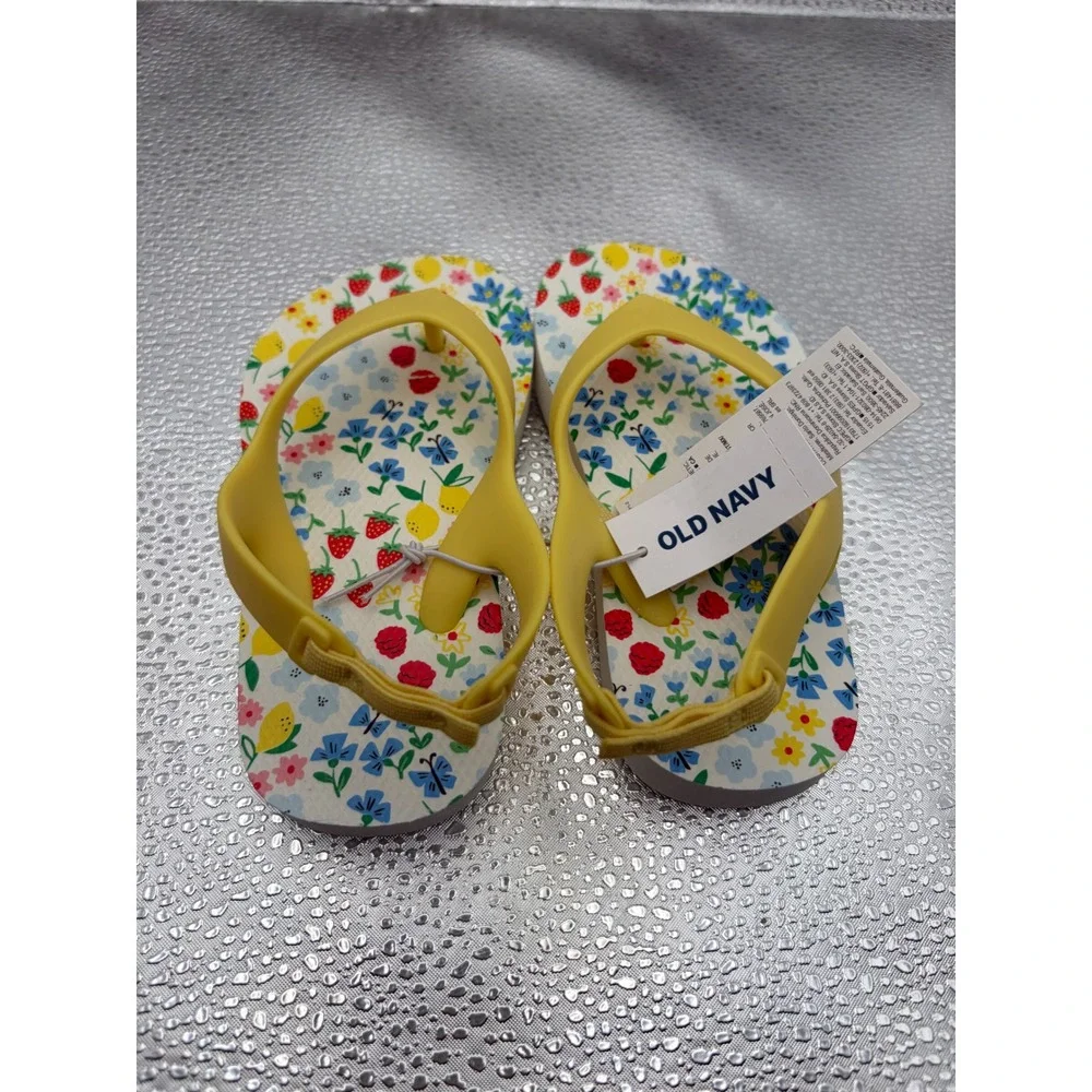 Old Navy Toddler Girls Floral Fruit Print Flip Flops Yellow Strap Size 6 NWT